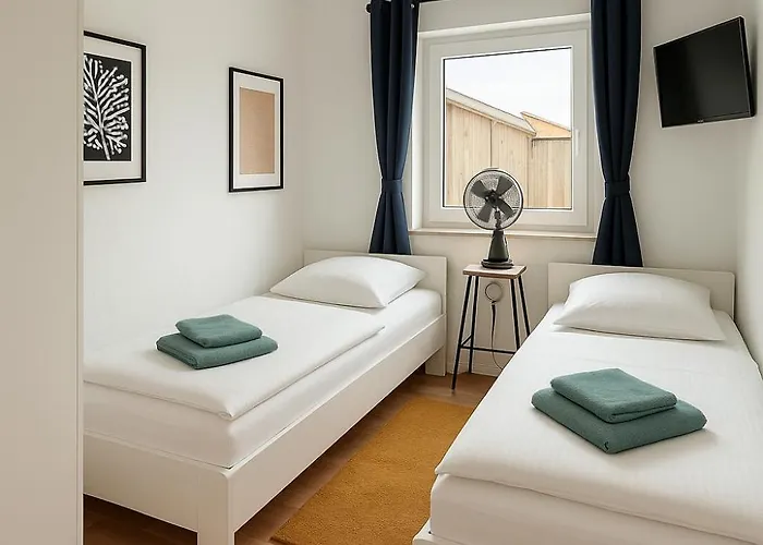 Ideal Fuer Monteure Fully Furnished Halle Saale, 4-6 P アパート